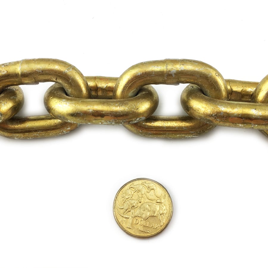 a chain and a AUD $1 coin