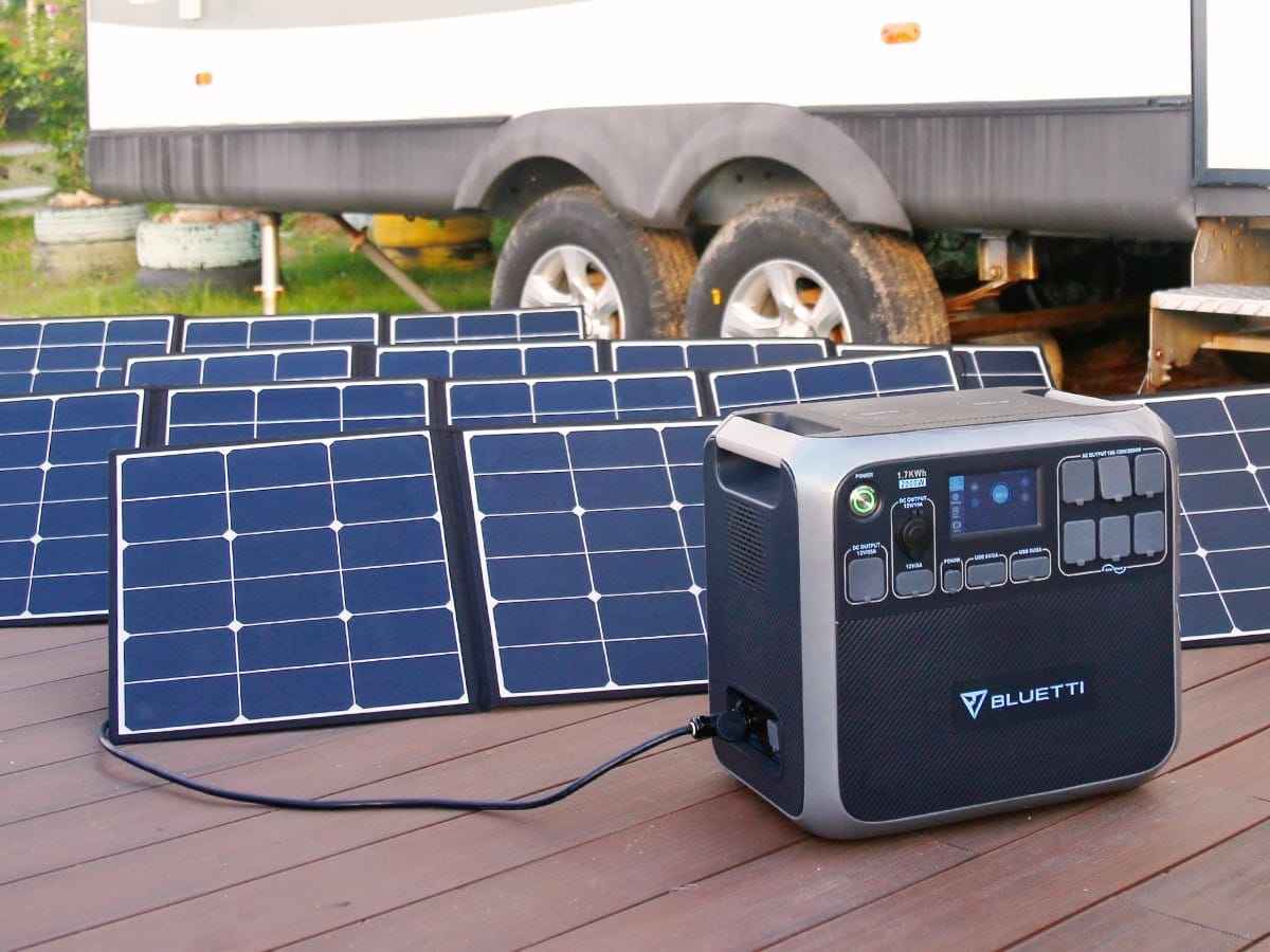 bluetti portable power and solar panels